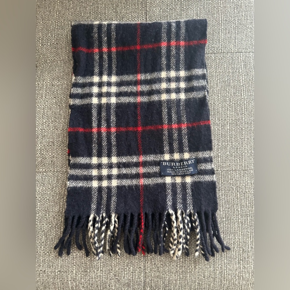 Burberry Scarf with Nova Check Pattern